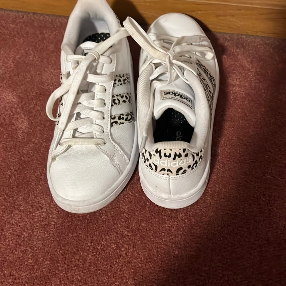 Adidas Cheetah Grand Court Sneaker